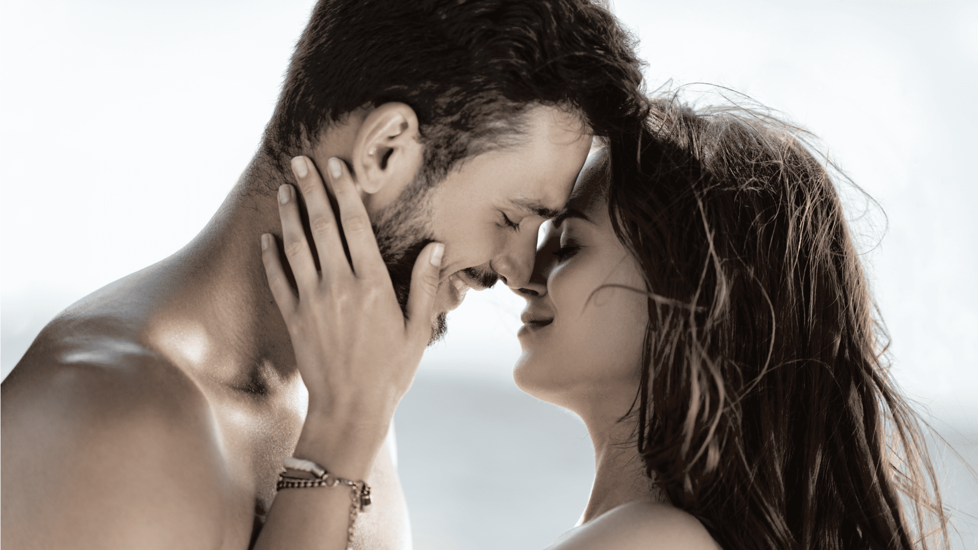9 Signs That Your Girlfriend Is Worth Keeping And That You Should Be