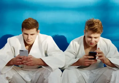10 Texting Habits You Need To Break If You Want To Keep Him Interested
