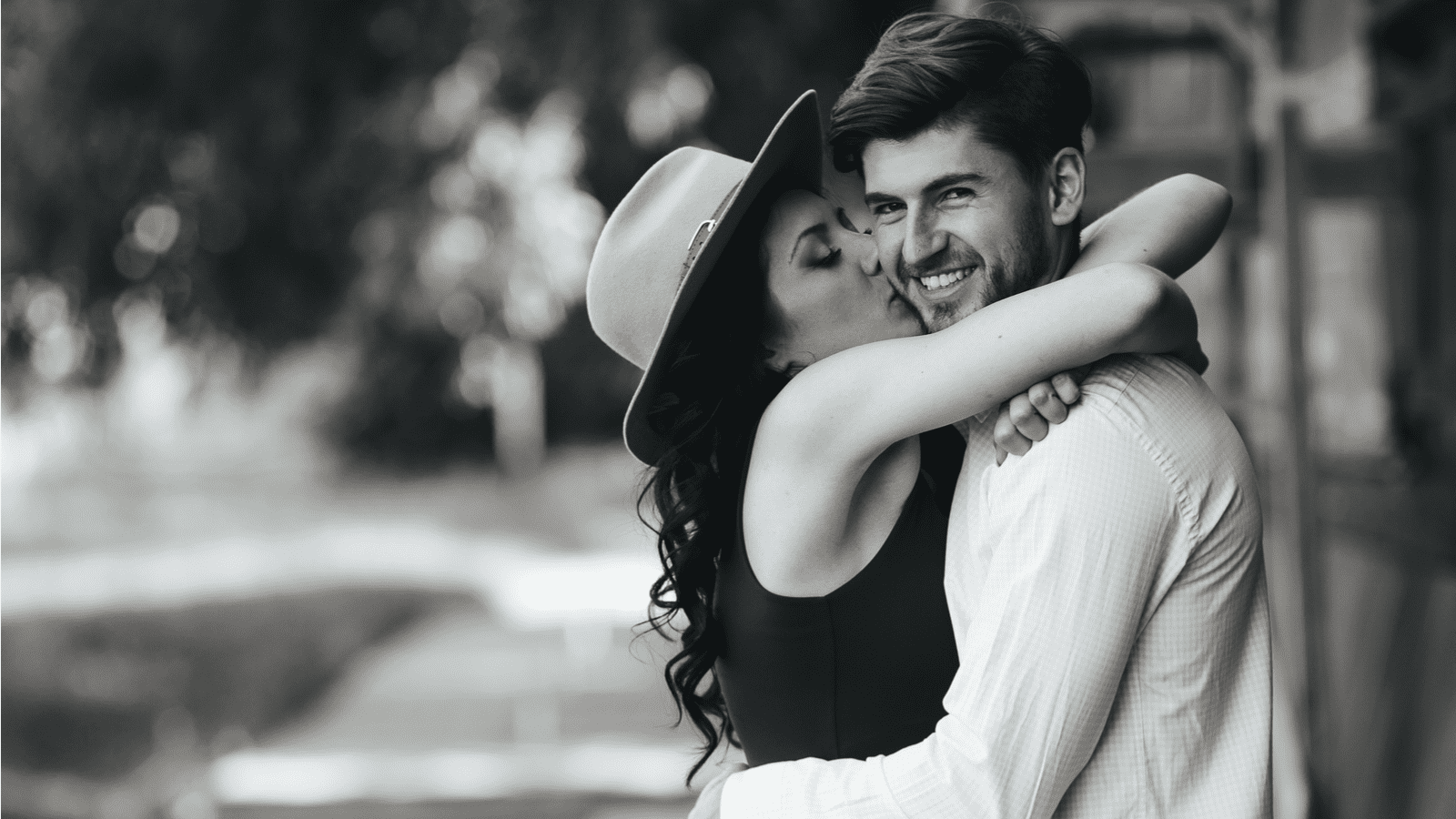 18 Signs That Prove He Truly Loves You 18 Signs That Prove He Truly Loves You