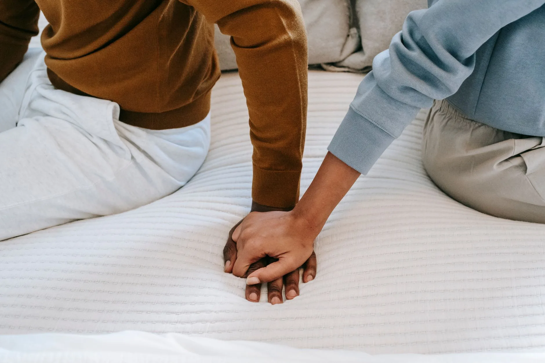 Illustrated couple enjoying little moments – sweet reasons why I love you