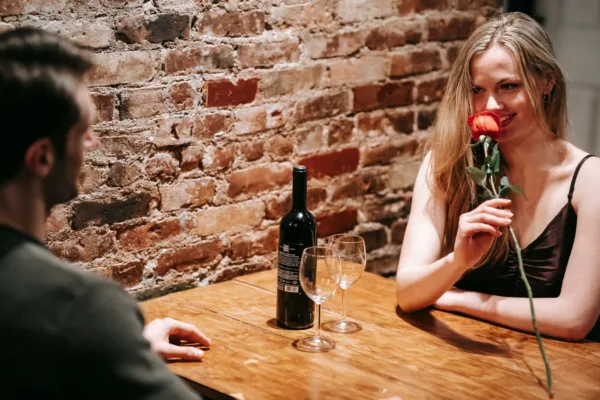 How To Flirt With A Guy – The Complete Guide