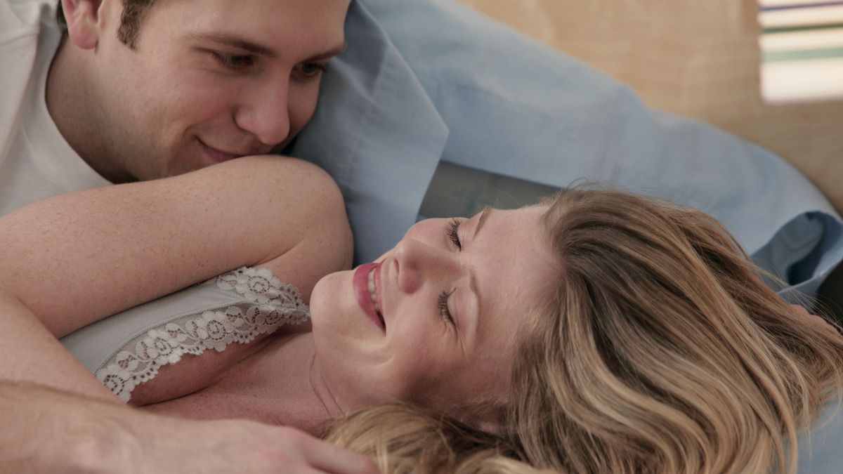 Unfortunately, I accidentally ended up in bed with my girlfriend’s mother – now I cannot come clean