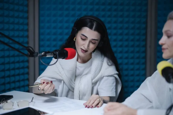 Australian Father & Radio Host is Enraged to Learn that a Childcare Centre is Teaching kids about Gender Identity