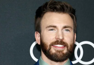Chris Evans Named ‘Most Attractive Man Alive’ in People Magazine’s 2022 Update
