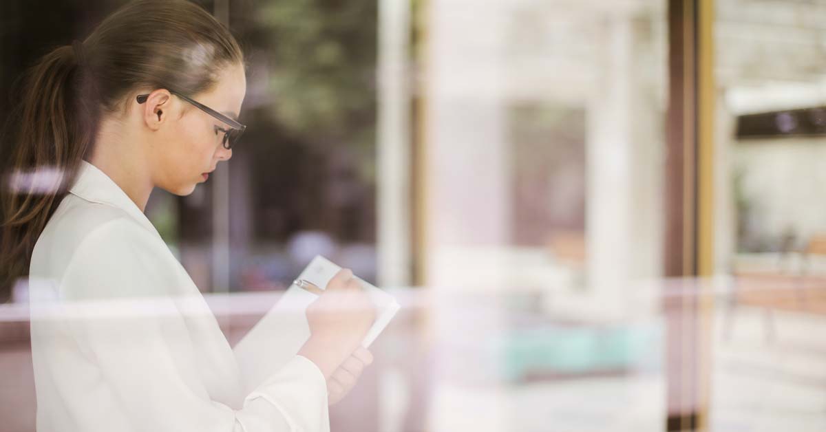 Why Intelligent People Prefer to Socialize Less