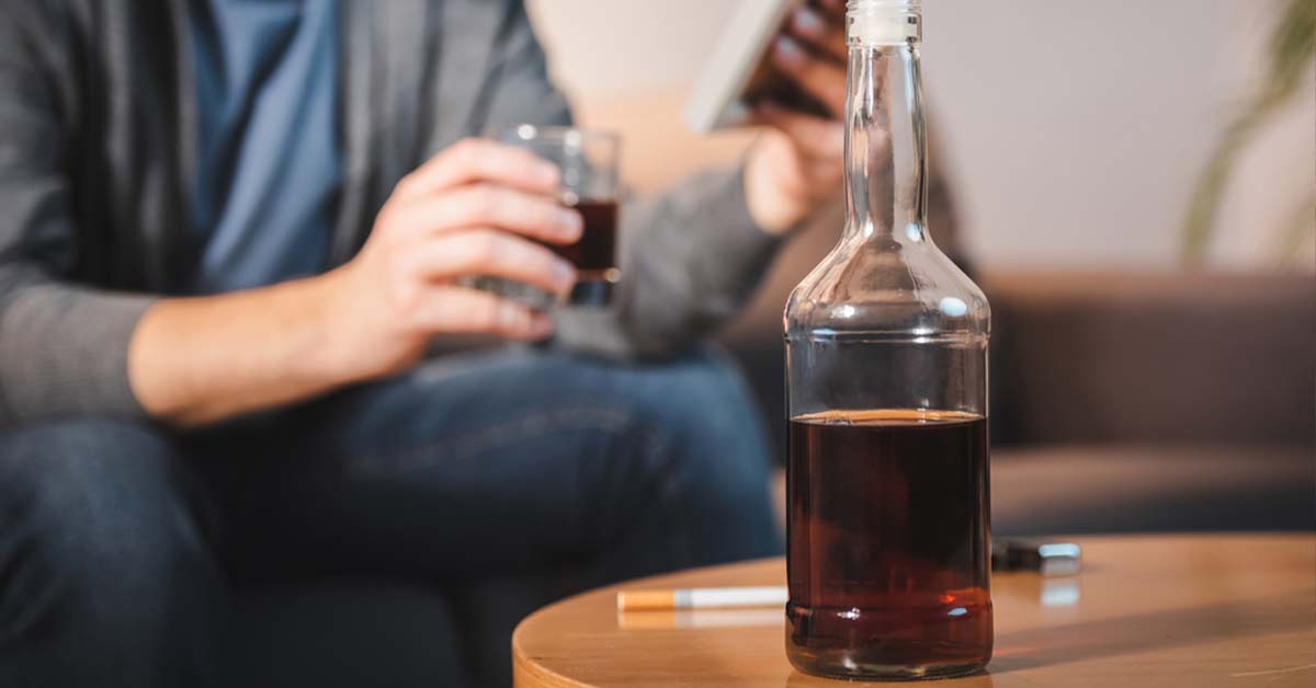8 Warning Signs Someone Is A High-Functioning Alcoholic