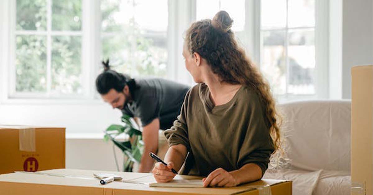 9 Things Couples Should Never Do Together