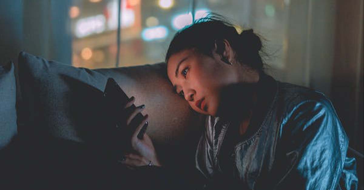 Never Text Your Ex – 9 Reasons You’ll Always Regret It