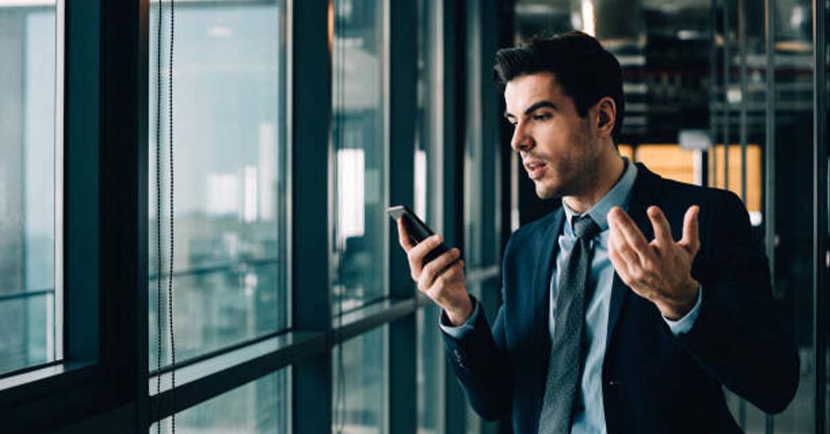 What Turns a Guy Off While Texting? These 9 Things!