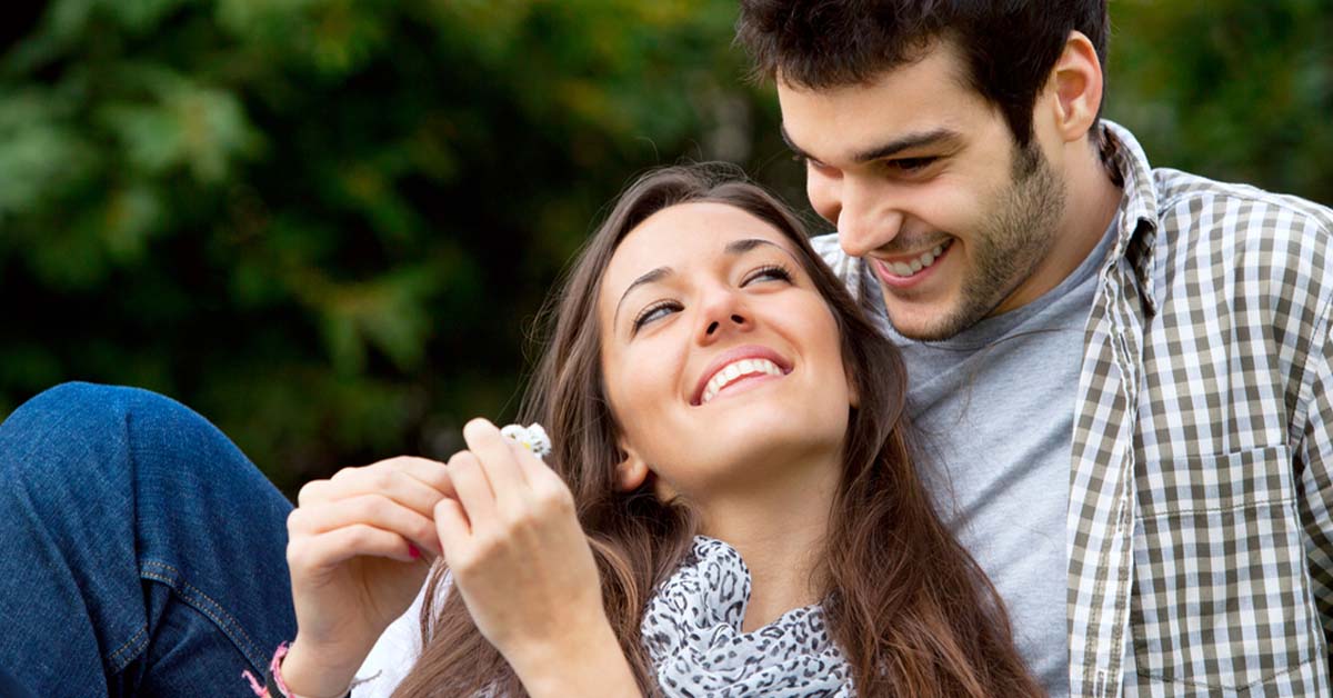Ladies, If A Man Avoids Eye Contact With You, Here’s What It Means