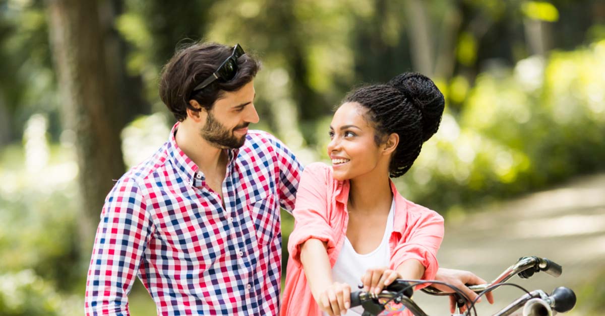9 Signs Of True Love From a Man