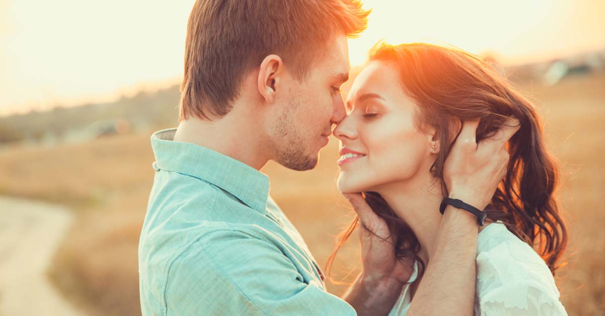 7 Things Men Do When They Have Strong Romantic Feelings For You