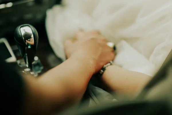 When He Rests His Hand on Your Thigh While Driving 10 Things It Could Mean