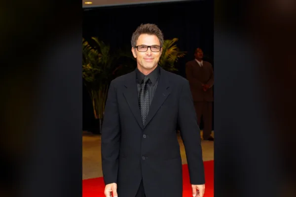 Tim Daly Reflects on Connection with Téa Leoni in New Interview