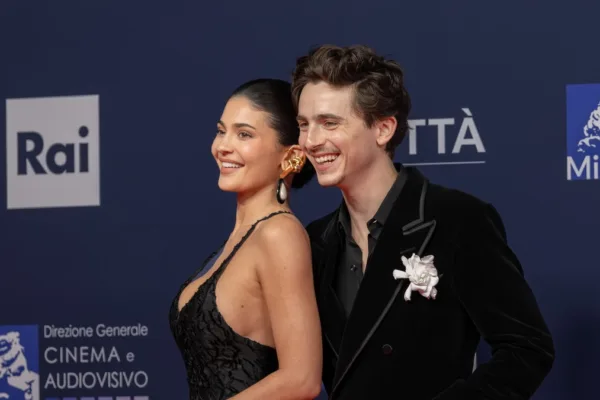 Timothée Chalamet Supports Kylie Jenner at Victoria’s Secret Show