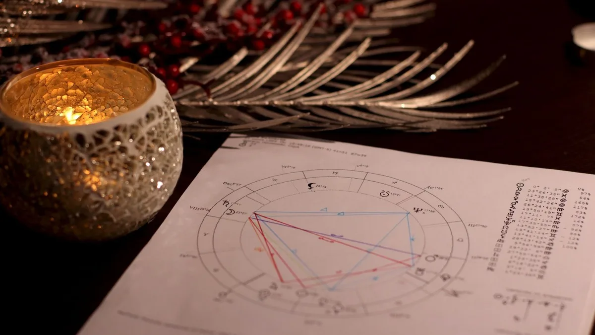 Weekly Love Horoscope, October 25: What Each Sign Should Expect